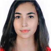 Fraîchement diplômée d'un Master en Management International des Ressources Humaines à l'Université Internationale de Rabat